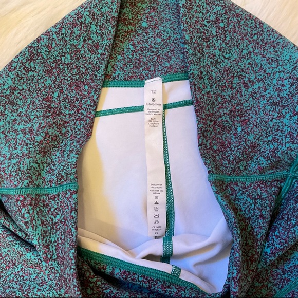 Lululemon In Movement Shorts - Size 12 - Everlux - Ditzy Spritz / Teal Media - Picture 6 of 11